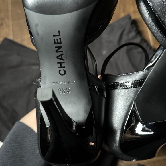 Chanel Spring D’Orsay Black Calfskin Pumps - Picture 3 of 10